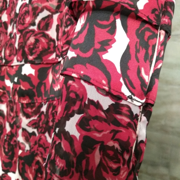 White House Black Market side zip top - Picture 2 of 3